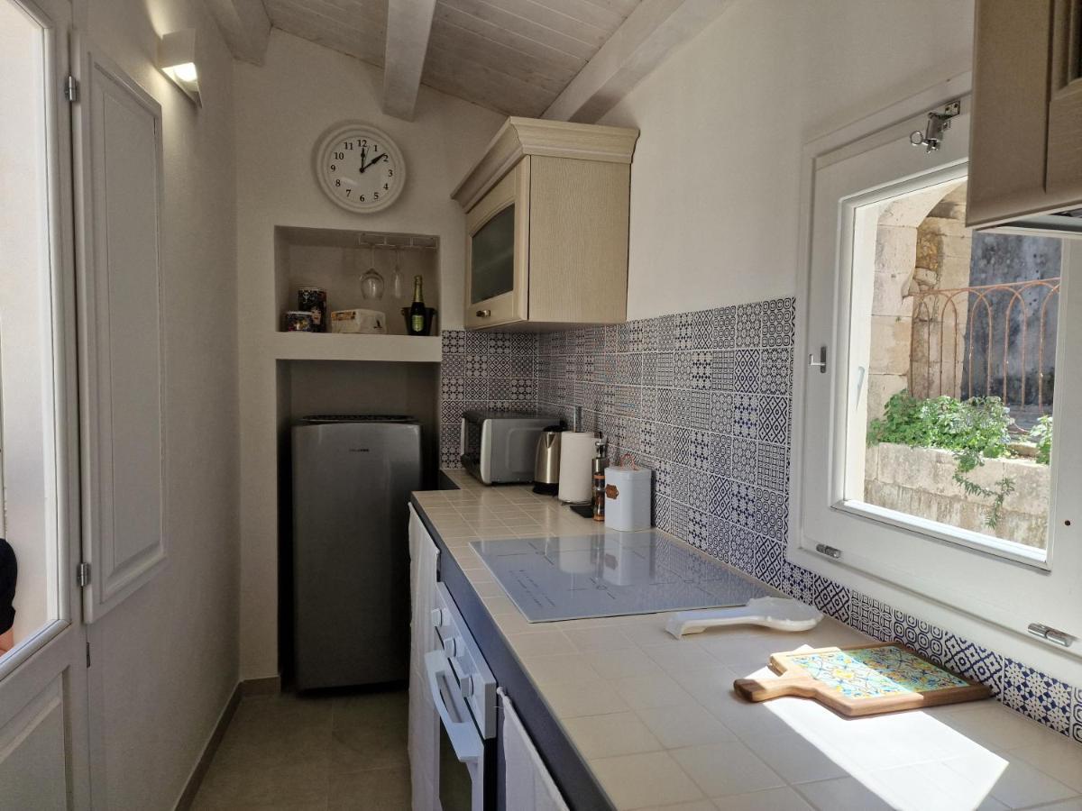 Ortigia Lifestyle 4 Seasons Villa Syracuse ภายนอก รูปภาพ